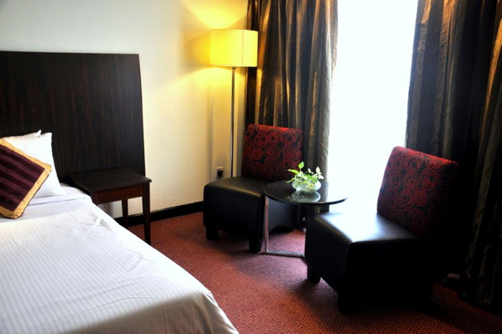 Grand Continental Hotel 3*